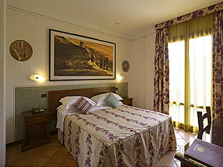 Hotel rooms accommodation in San Gimignano
